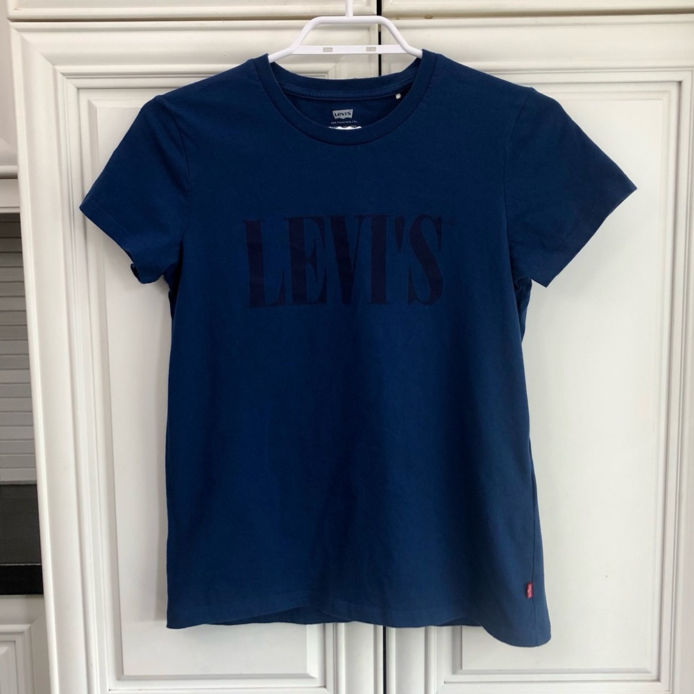 Levi’s women’s t-shirt